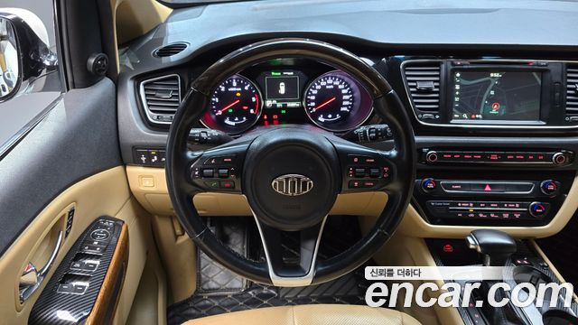 Kia Canival 2018 — photo 13