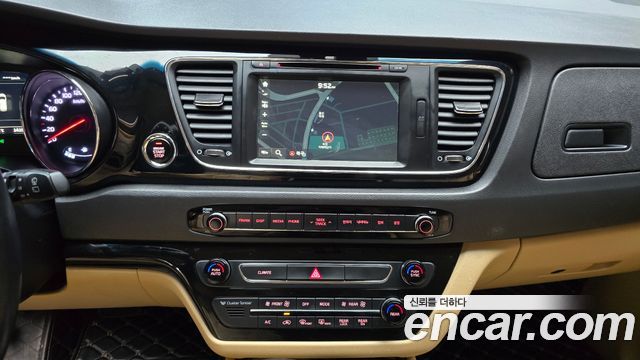 Kia Canival 2018 — photo 14
