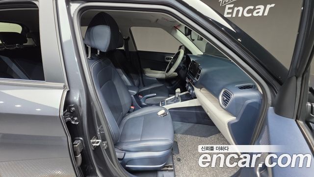 Hyundai Venue 2022 — photo 16