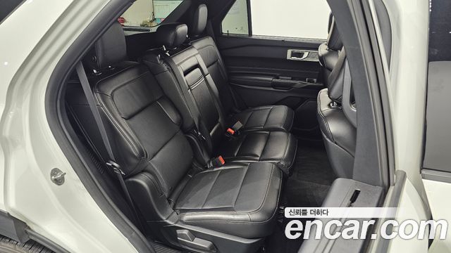 Ford Explorer 2020 — photo 11