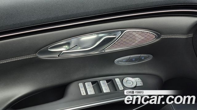 Genesis GV70 2021 — photo 25
