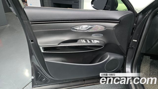 Genesis GV70 2021 — photo 14