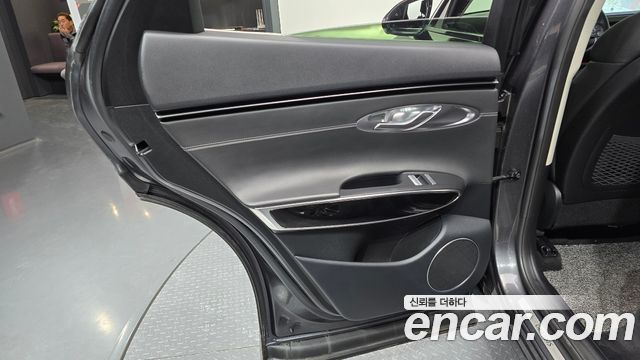 Genesis GV70 2021 — photo 15