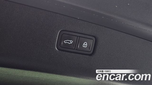 Genesis GV70 2021 — photo 30
