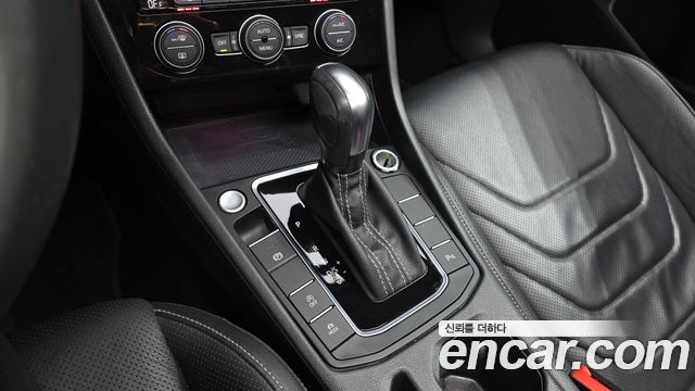 Volkswagen Jetta 2021 — photo 12