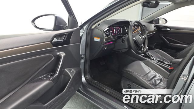 Volkswagen Jetta 2021 — photo 13
