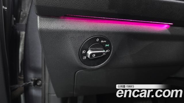 Volkswagen Jetta 2021 — photo 24