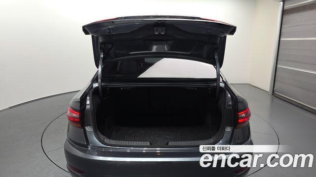 Volkswagen Jetta 2021 — photo 26