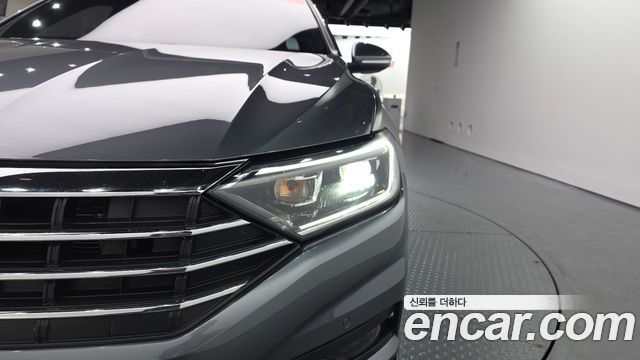 Volkswagen Jetta 2021 — photo 8