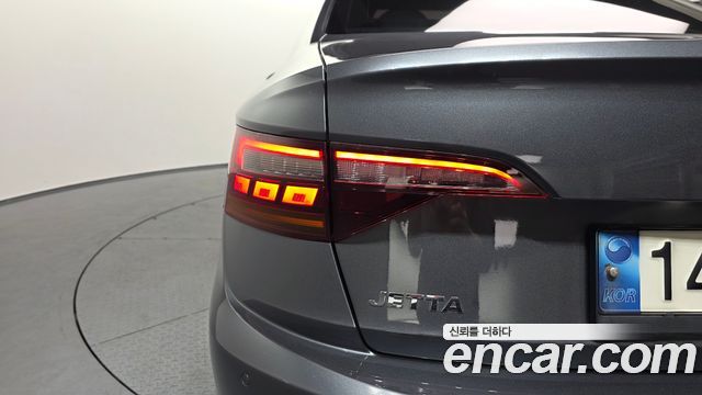 Volkswagen Jetta 2021 — photo 9