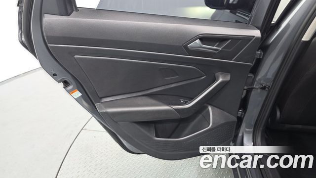 Volkswagen Jetta 2021 — photo 15