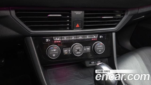 Volkswagen Jetta 2021 — photo 27