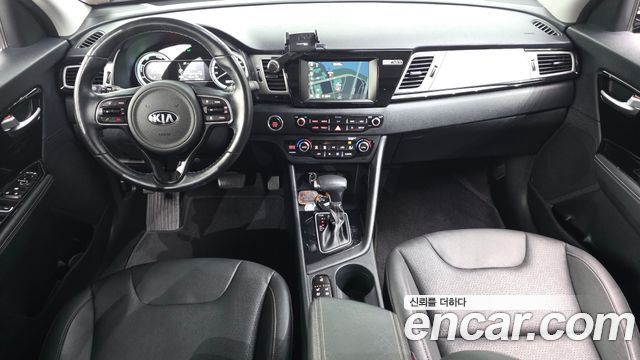 Kia Niro 2018 — photo 10