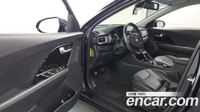 Kia Niro 2018 — photo 13