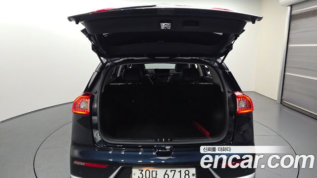 Kia Niro 2018 — photo 26