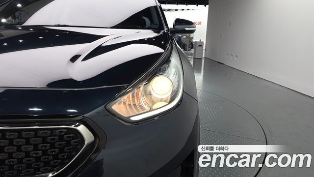 Kia Niro 2018 — photo 8