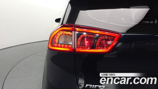Kia Niro 2018 — photo 9
