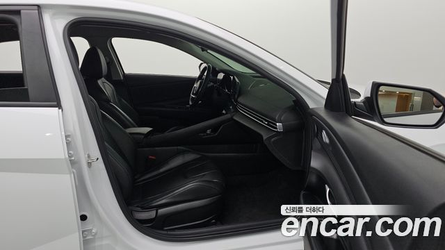 Hyundai AVANTE 2023 — photo 18