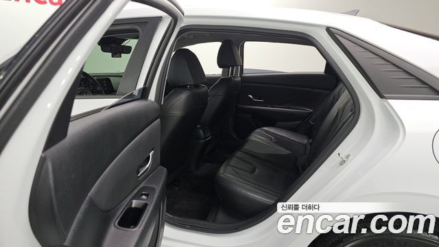 Hyundai AVANTE 2023 — photo 19