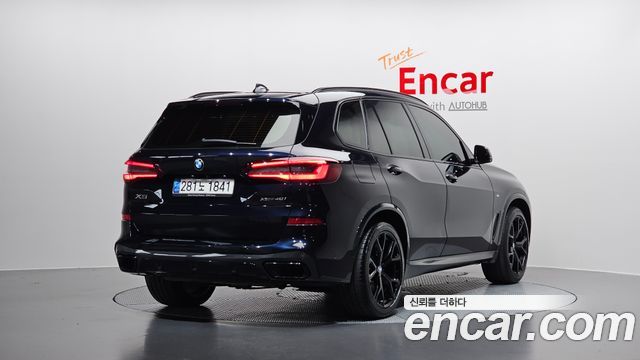 BMW X5 2021 — photo 2
