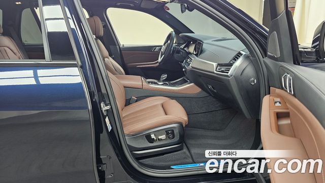 BMW X5 2021 — photo 16