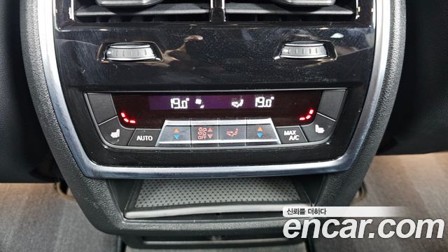 BMW X5 2021 — photo 31