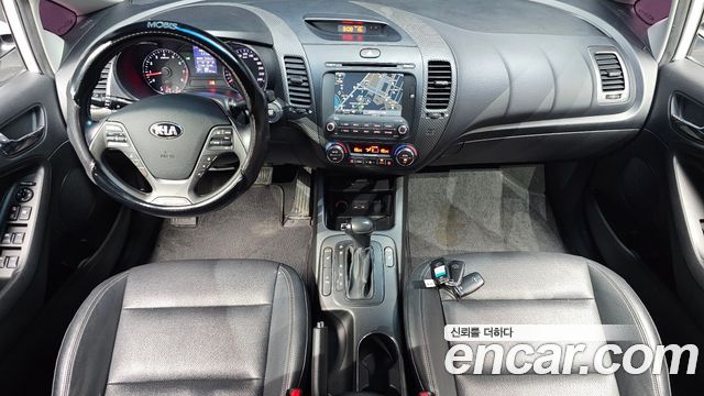 Kia K3 2013 — photo 10
