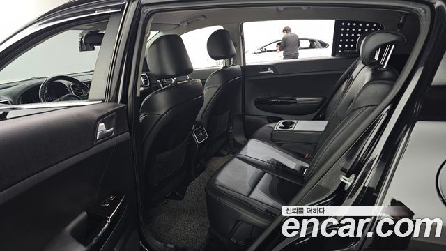 Kia Sportage 2018 — photo 11