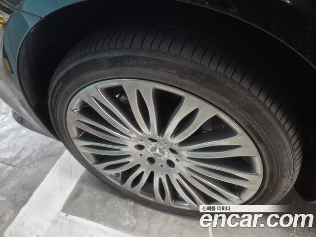 Mercedes-Benz S-Class 2019 — photo 8