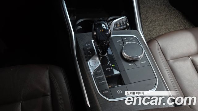 BMW 3-Series 2019 — photo 12