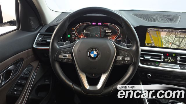 BMW 3-Series 2019 — photo 18