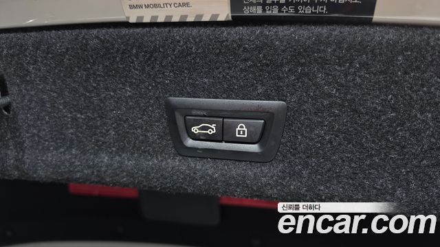 BMW 3-Series 2019 — photo 24