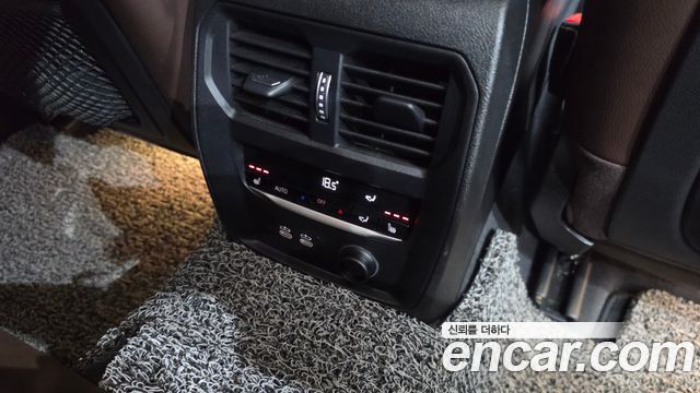 BMW 3-Series 2019 — photo 32