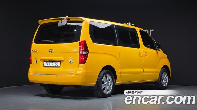 Hyundai Starex 2021 — photo 2