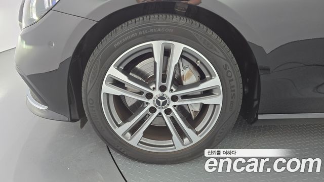Mercedes-Benz E-Class 2022 — photo 5