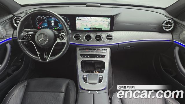 Mercedes-Benz E-Class 2022 — photo 10