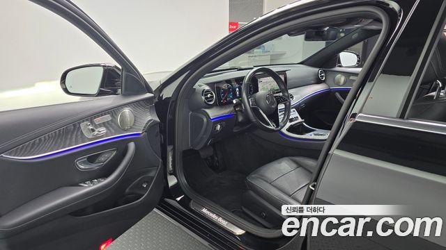 Mercedes-Benz E-Class 2022 — photo 13