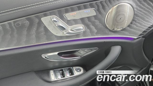 Mercedes-Benz E-Class 2022 — photo 26