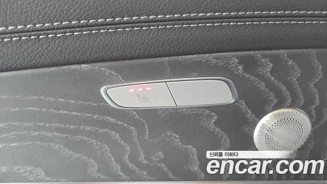 Mercedes-Benz E-Class 2022 — photo 28