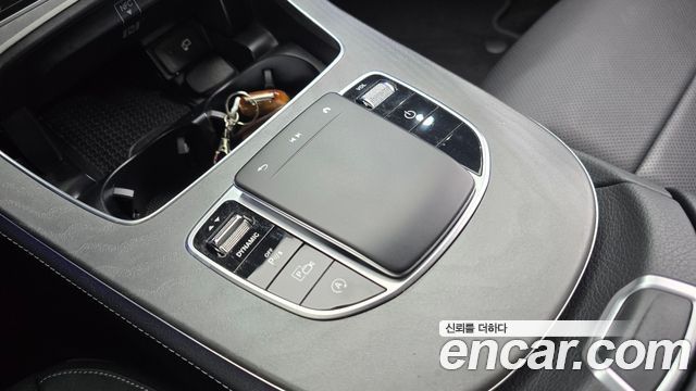 Mercedes-Benz E-Class 2022 — photo 29