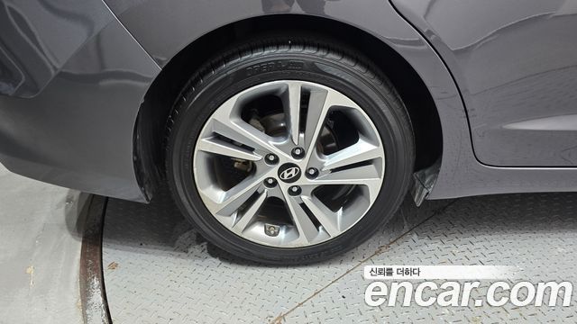 Hyundai AVANTE 2016 — photo 5