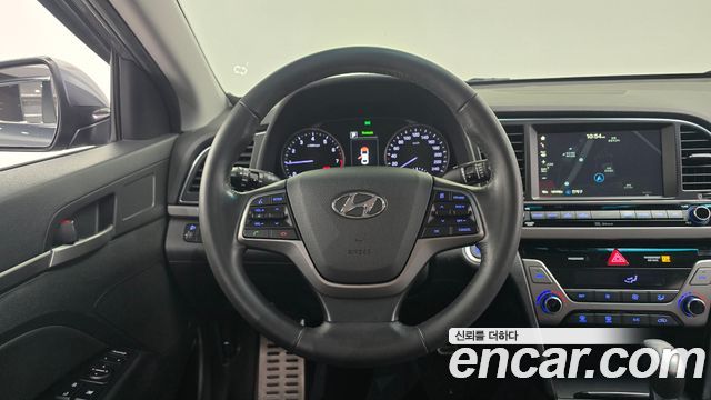Hyundai AVANTE 2016 — photo 13