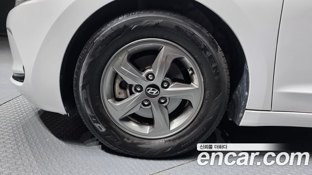 Hyundai AVANTE 2017 — photo 5