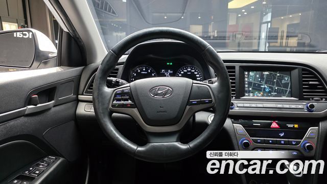Hyundai AVANTE 2017 — photo 20