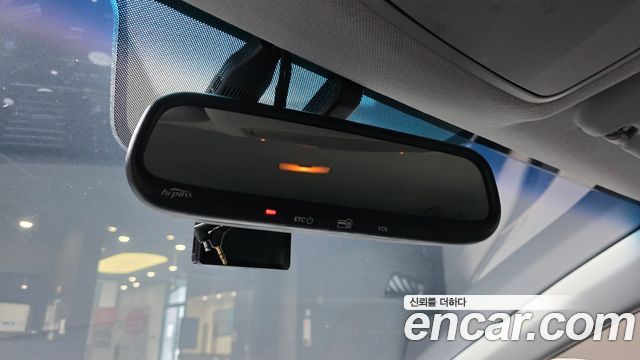 Hyundai AVANTE 2017 — photo 24