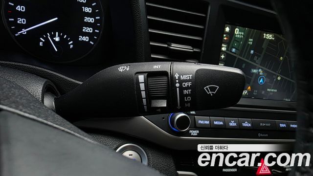 Hyundai AVANTE 2017 — photo 25