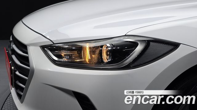 Hyundai AVANTE 2017 — photo 8