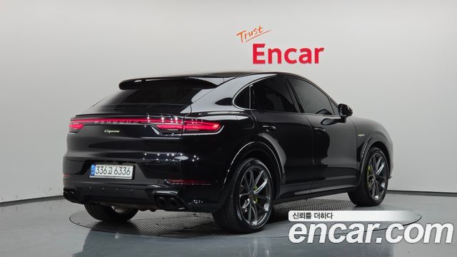Porsche Cayenne 2021 — photo 2