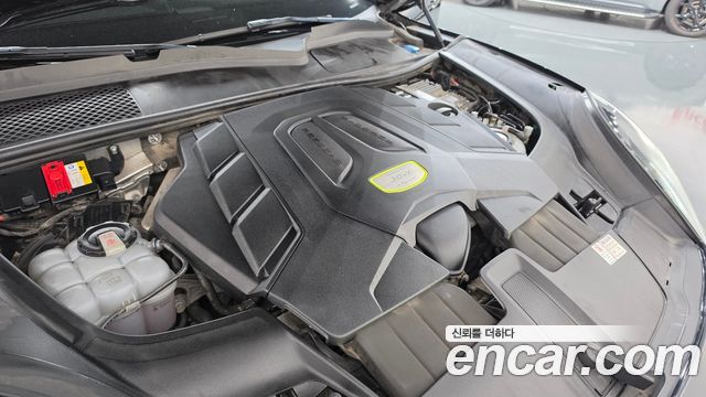Porsche Cayenne 2021 — photo 6