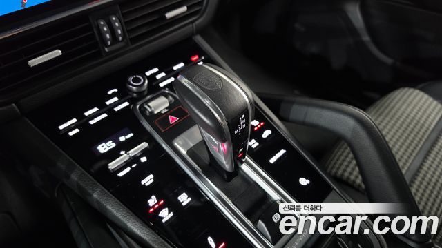 Porsche Cayenne 2021 — photo 9